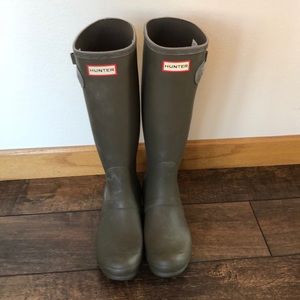 Hunter tall khaki boots size 7